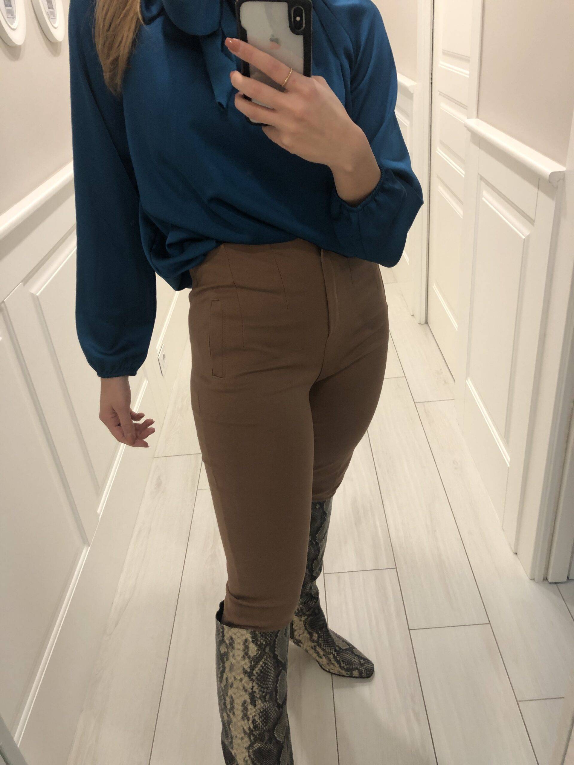 Pantalone vita alta con tasca - immagine 4