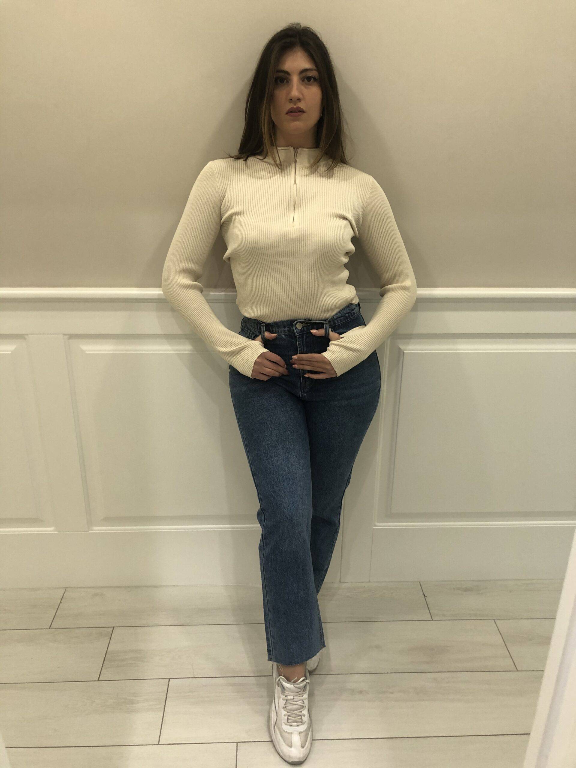 Maglia con zip a costina