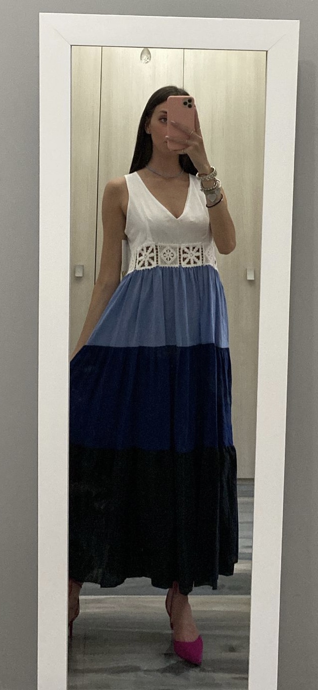 Vestito con fascia con ricamo