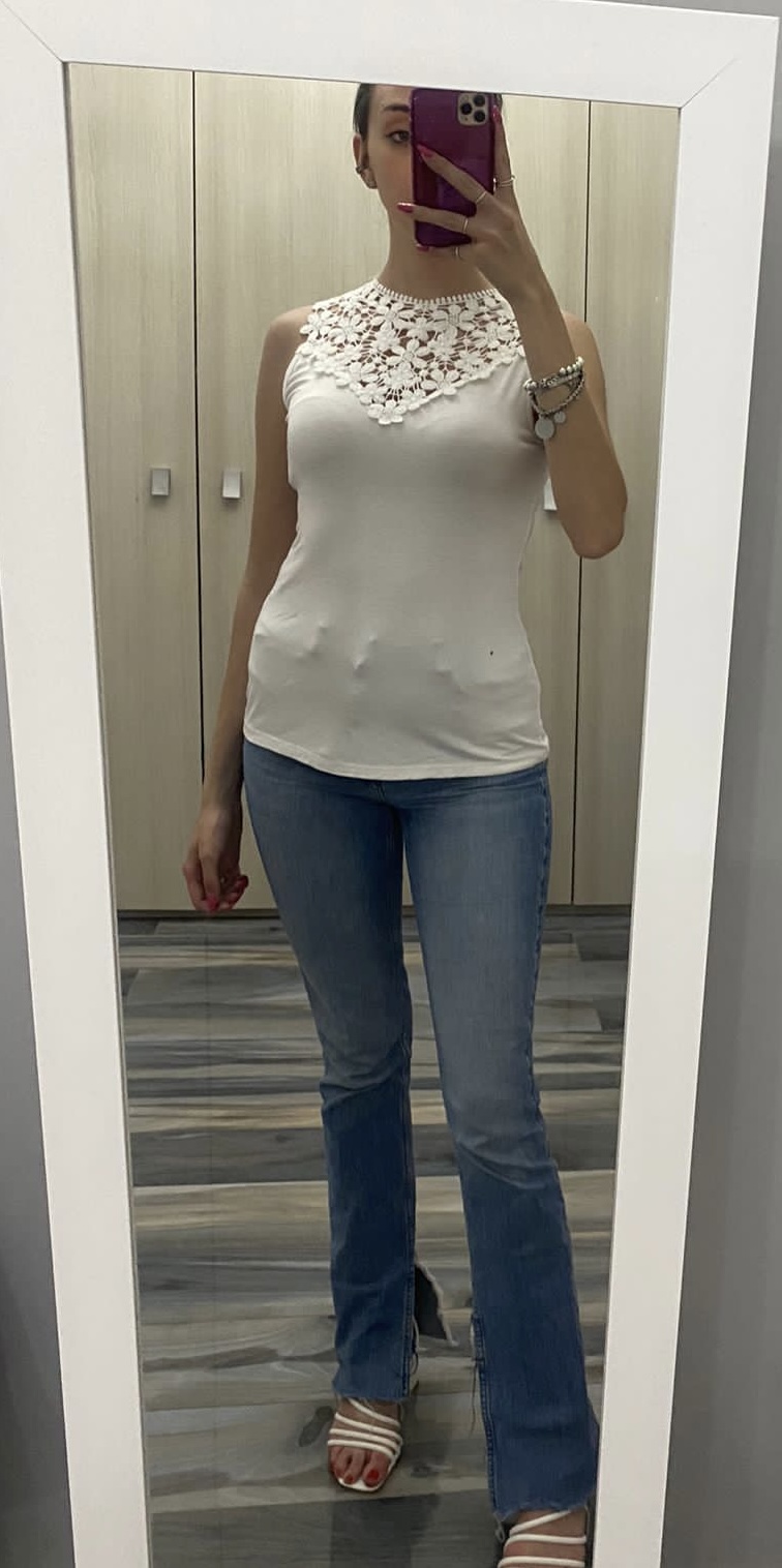 Top con pizzo