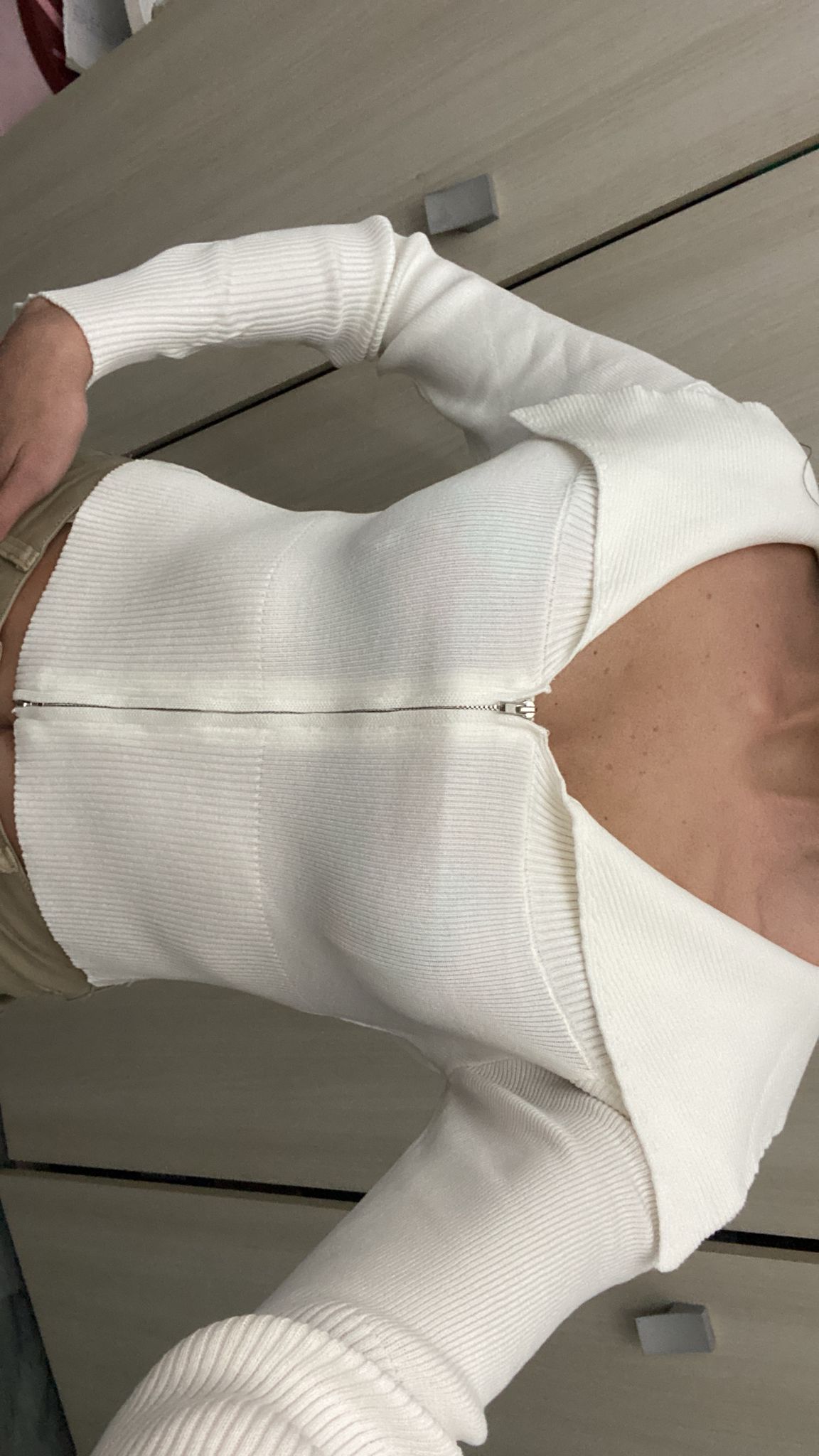 Maglia con collo e cerniera - immagine 4
